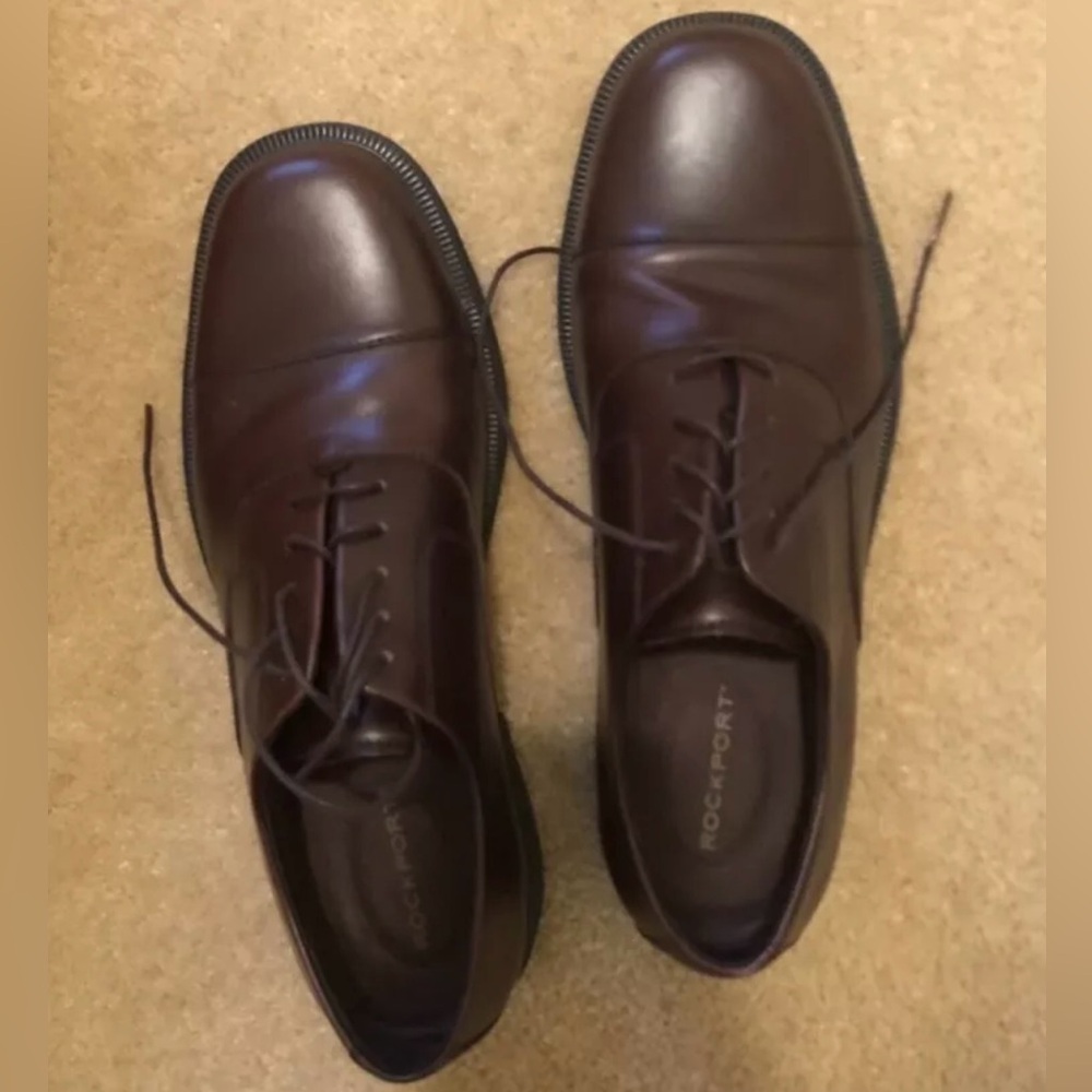 GENTLY USED MEN’S ROCKPORT SHOES